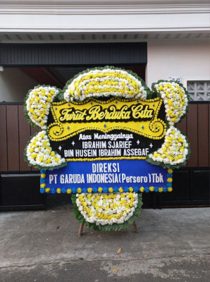 Papan Bunga Duka di Kampung Dalam