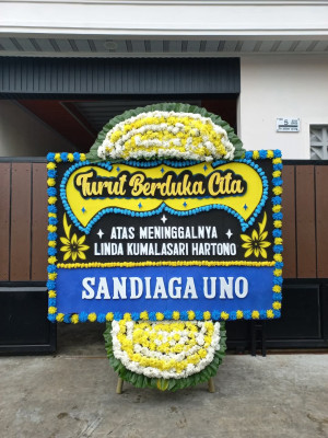 Papan Bunga Duka di Kampung Dalam